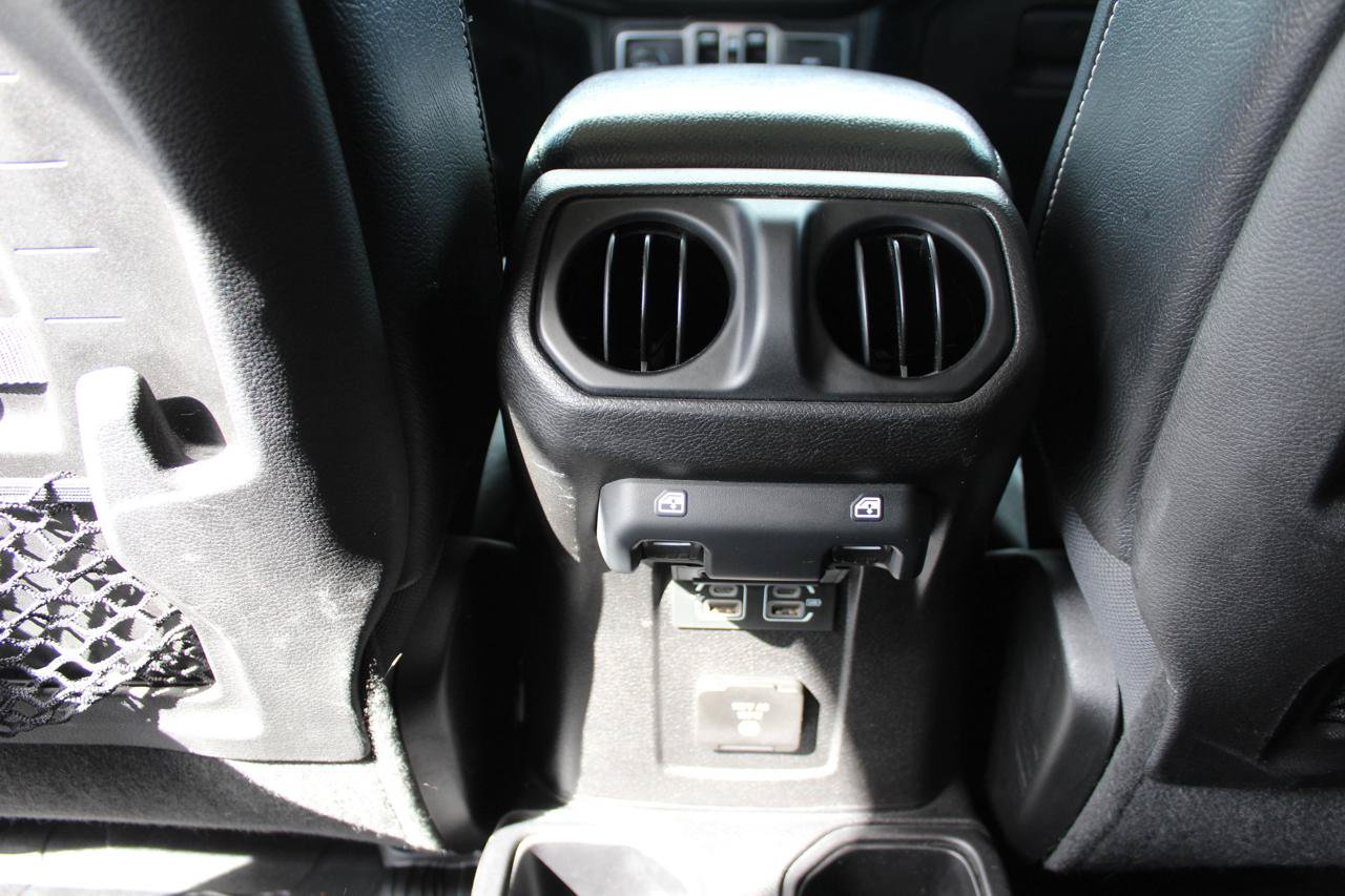 Used 2018 Jeep Wrangler Unlimited Rubicon AWD/4WD image 26