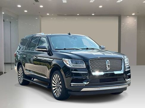 Used 2018 Lincoln Navigator L Reserve w/ Technology Package AWD/4WD image 6