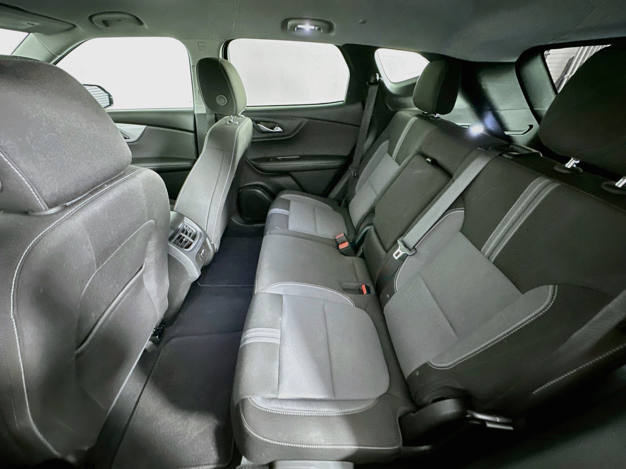 Used 2025 Chevrolet Blazer LT FWD image 27