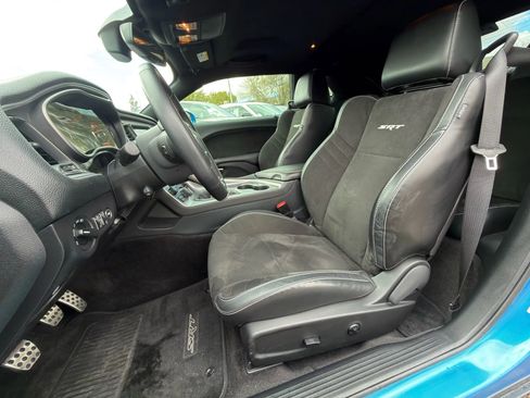 Used 2015 Dodge Challenger SRT Hellcat image 27