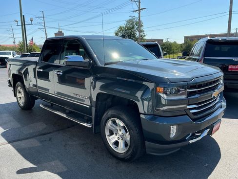 Used 2017 Chevrolet Silverado 1500 LTZ Z71 w/ LTZ Plus Package AWD/4WD image 3