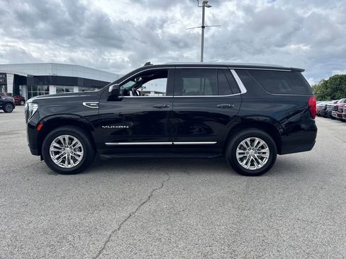 Used 2023 GMC Yukon SLT image 2