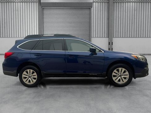 Used 2016 Subaru Outback 2.5i Premium AWD/4WD image 30