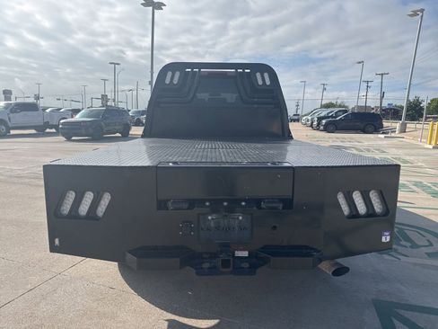 Used 2023 Chevrolet Silverado 2500 Custom w/ Custom Convenience Package AWD/4WD image 4