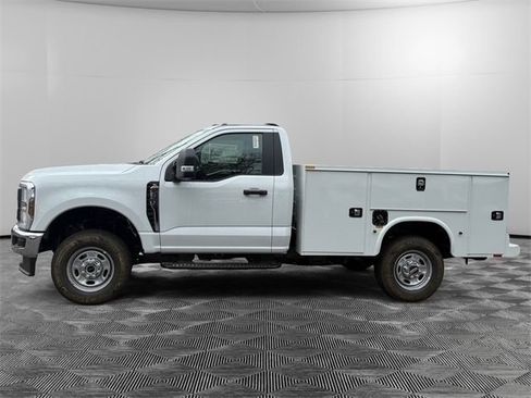 New 2025 Ford F250 XL w/ FX4 Off-Road Package AWD/4WD image 2