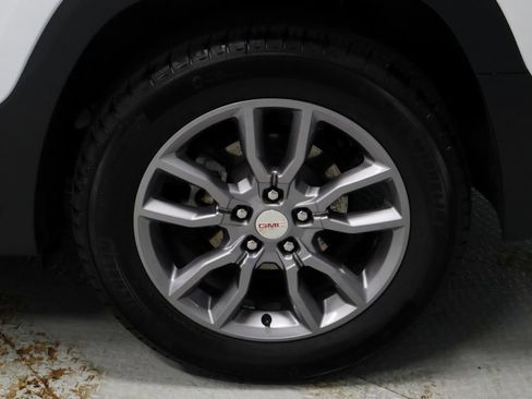 Used 2024 GMC Terrain SLT AWD/4WD image 19