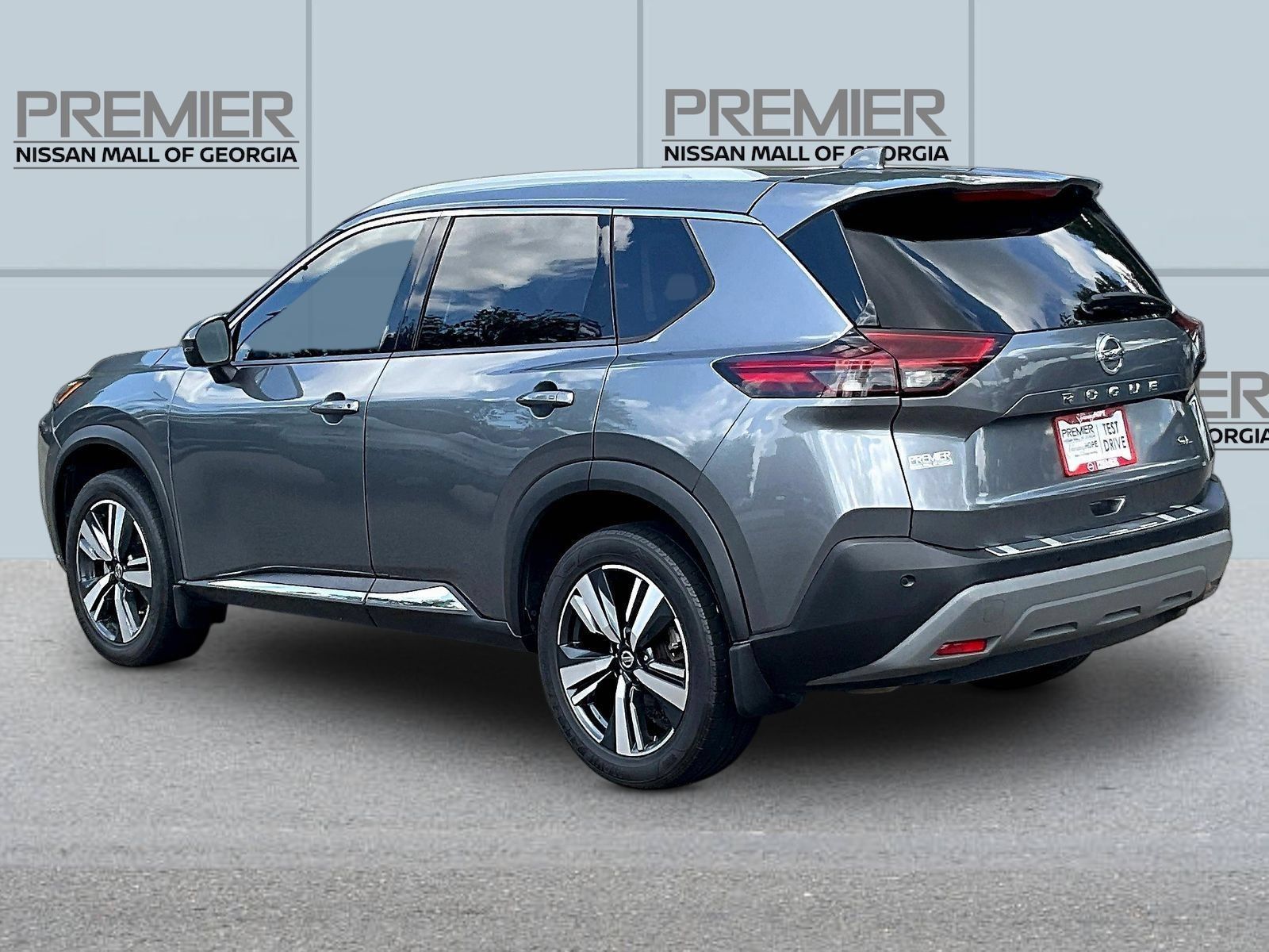 Used 2021 Nissan Rogue SL w/ Premium Package FWD image 5