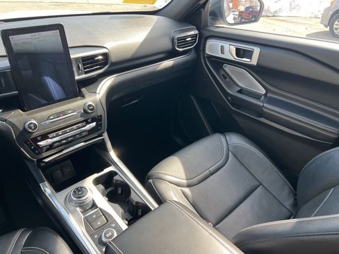 Used 2020 Ford Explorer ST w/ ST Street Pack image 23