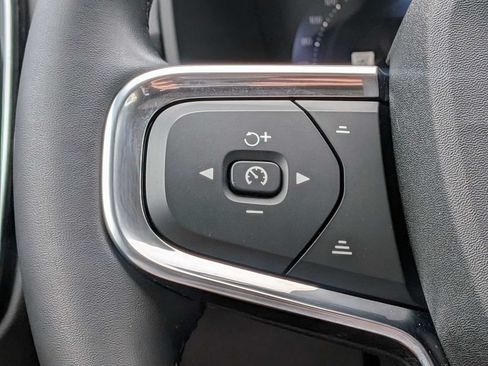 Certified 2023 Volvo XC40 B4 Plus w/ Protection Package Premier FWD image 33