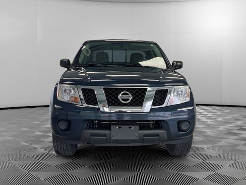 Used 2019 Nissan Frontier SV image 3