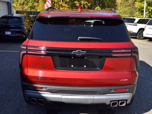 Used 2024 Chevrolet Traverse Z71 w/ Enhanced Driving Package image 7