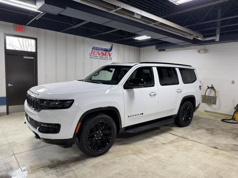 Used 2024 Jeep Wagoneer Series II image 1