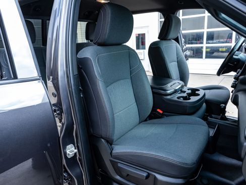 Used 2024 RAM 3500 Tradesman w/ Chrome Appearance Group image 32