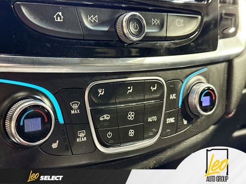 Used 2023 Chevrolet Traverse RS w/ LPO, Floor Liner Package AWD/4WD image 19