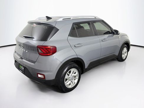 Used 2020 Hyundai Venue SEL FWD image 9
