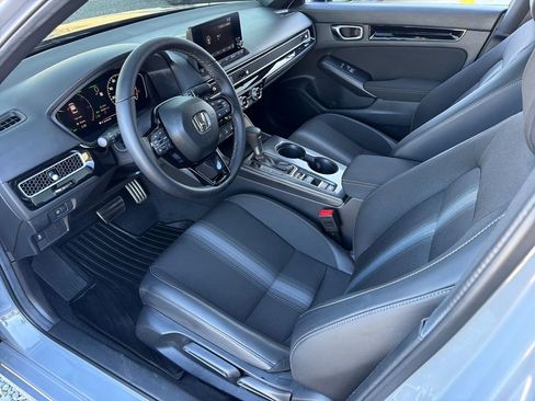 Used 2025 Honda Civic Sport Touring image 2