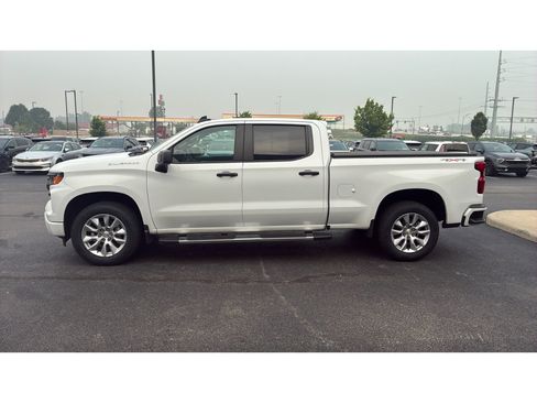 Used 2022 Chevrolet Silverado 1500 Custom AWD/4WD image 3