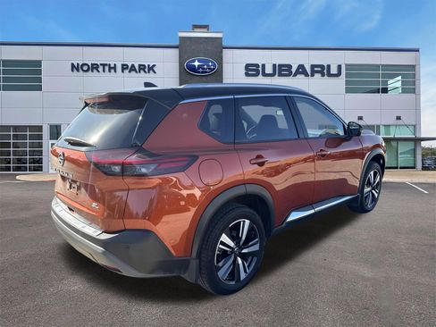 Used 2021 Nissan Rogue SL image 3