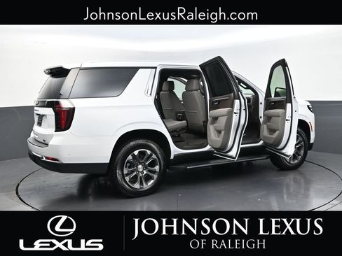 Used 2026 Chevrolet Tahoe LT RWD image 32