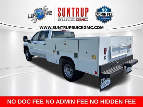 Used 2025 Chevrolet Silverado 3500 W/T AWD/4WD image 4