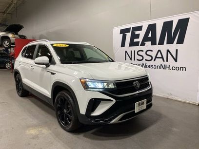 Used 2023 Volkswagen Taos SE w/ Panoramic Sunroof Package