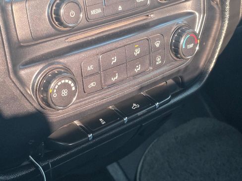 Used 2014 GMC Sierra 1500 w/ Sierra Convenience Package image 15