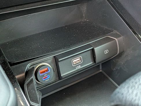 Used 2022 Kia Telluride LX AWD/4WD image 32