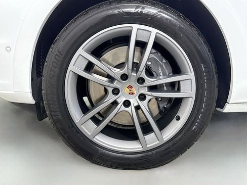 Certified 2025 Porsche Cayenne image 24