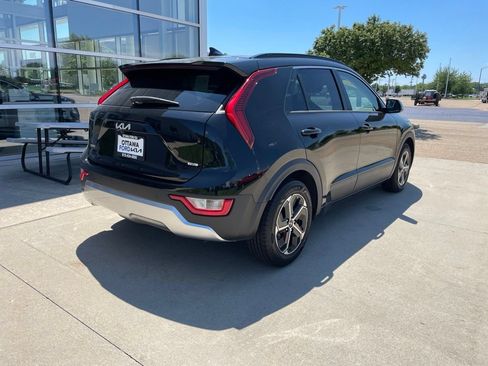 Used 2023 Kia Niro EX FWD image 5