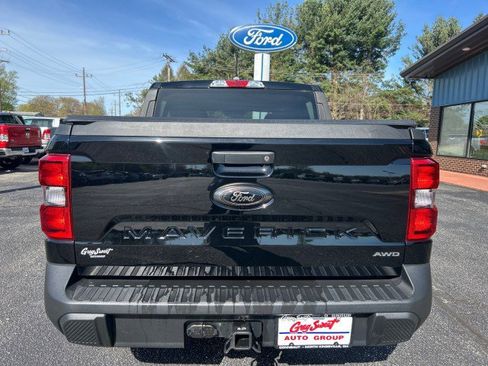Used 2018 Chevrolet Silverado 1500 LT w/ LT Convenience Package AWD/4WD image 7