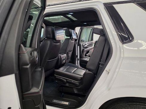 Used 2021 Chevrolet Tahoe RST w/ Luxury Package AWD/4WD image 38