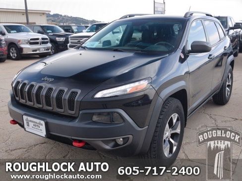 Used 2017 Jeep Cherokee Trailhawk w/ Comfort & Convenience Group AWD/4WD image 1