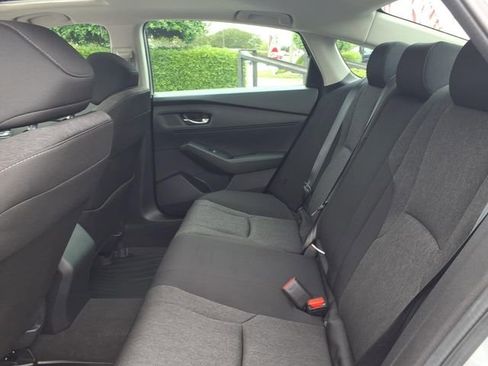 Used 2023 Honda Accord EX image 7