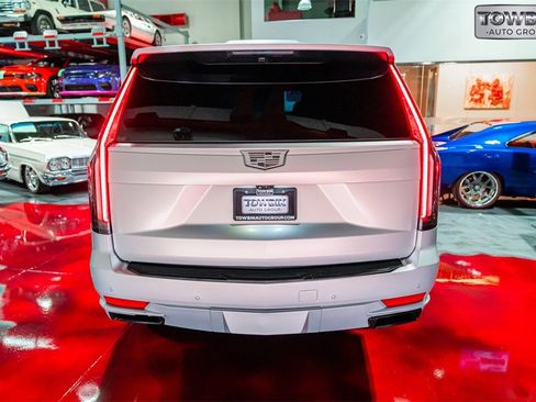 Used 2021 Cadillac Escalade ESV Premium Luxury image 5