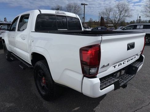 Used 2020 Toyota Tacoma SR image 5