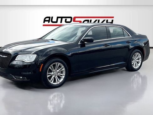 Used 2021 Chrysler 300 Touring w/ Driver Convenience Group RWD image 3