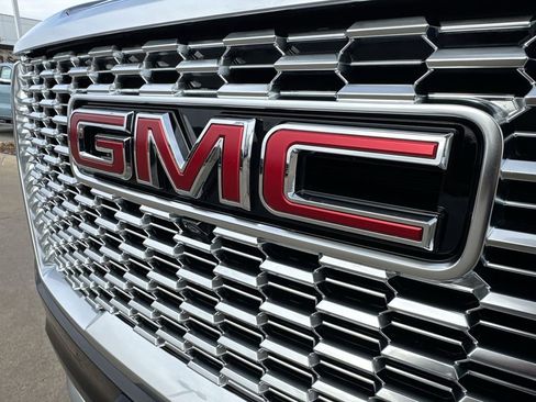 Certified 2021 GMC Yukon Denali image 33