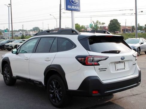 Used 2025 Subaru Outback Onyx Edition AWD/4WD image 9