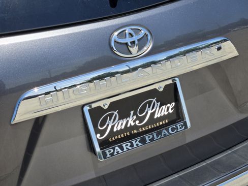 Used 2013 Toyota Highlander SE FWD image 42