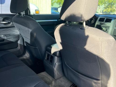 Used 2010 Dodge Charger SXT RWD image 5