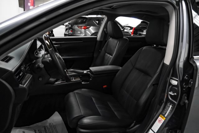 Used 2016 Lexus ES 350 w/ Ultra Luxury Package FWD image 35