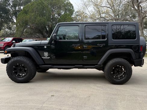 Used 2012 Jeep Wrangler Unlimited Sport image 8