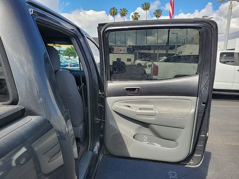 Used 2009 Toyota Tacoma PreRunner image 10