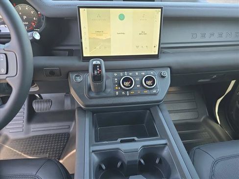 Certified 2025 Land Rover Defender 110 S AWD/4WD image 21