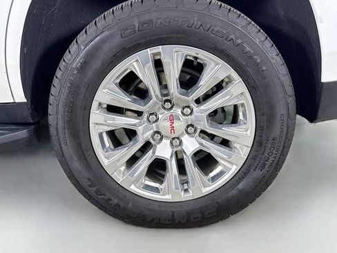 Used 2024 GMC Yukon Denali w/ Advanced Technology Package AWD/4WD image 37