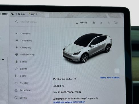 Used 2023 Tesla Model Y Long Range AWD/4WD image 18