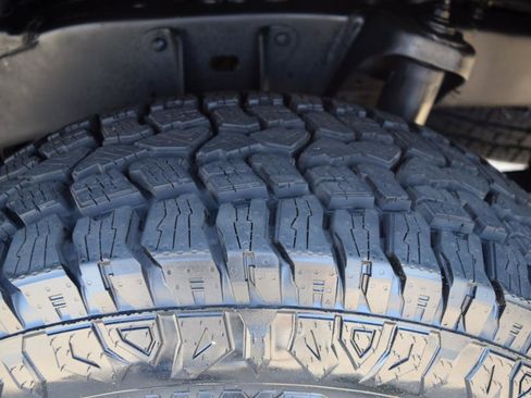 Used 2018 Toyota Tacoma SR5 image 30