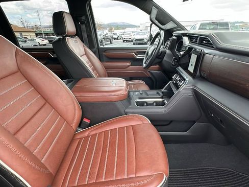 Certified 2025 GMC Sierra 2500 Denali Ultimate image 15