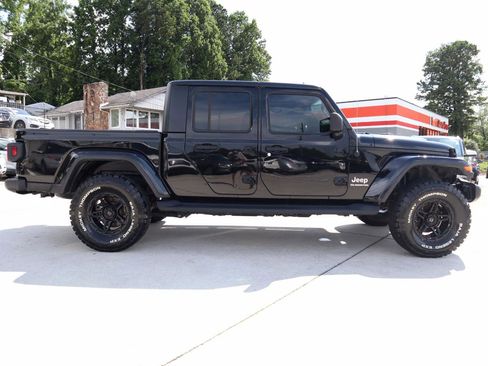 Used 2020 Jeep Gladiator Overland w/ Trailer Tow Package AWD/4WD image 8