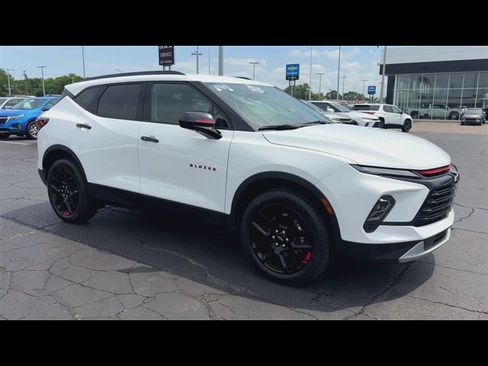 Certified 2025 Chevrolet Blazer LT w/ Redline Edition AWD/4WD image 2